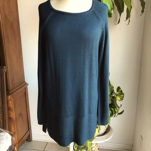 Vision 155 tops, black green long sleeve  Sz L.